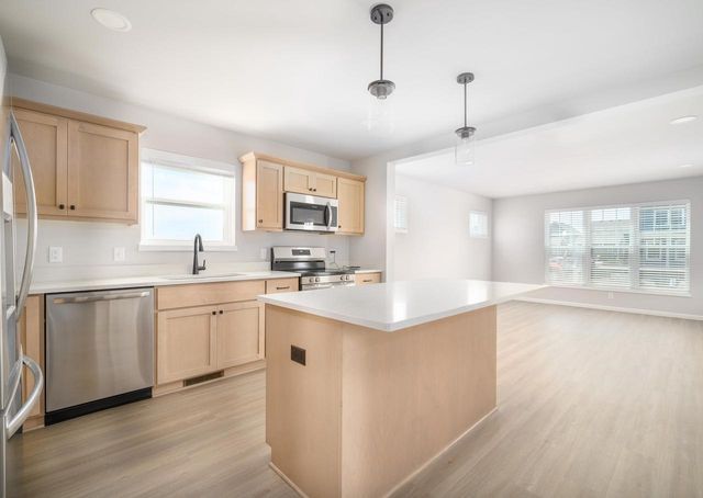 475 Savannah Drive, Oregon, WI 53575