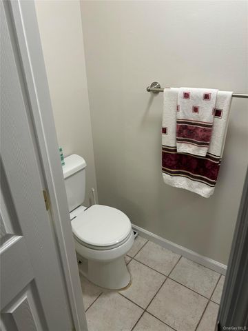 233B Springmeadow Drive B, Holbrook, NY 11741