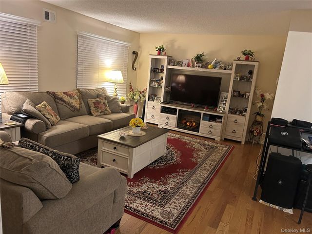 233B Springmeadow Drive B, Holbrook, NY 11741