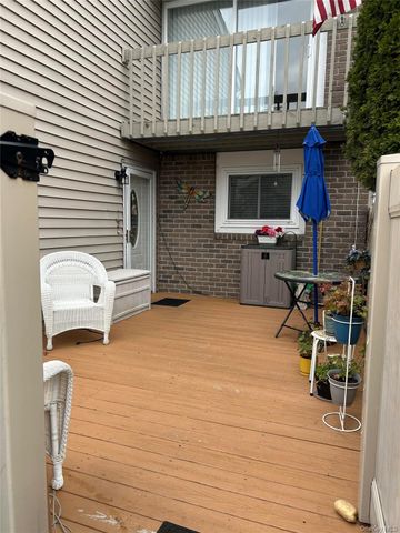 233B Springmeadow Drive B, Holbrook, NY 11741