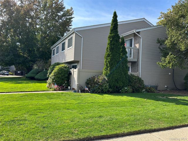 233B Springmeadow Drive B, Holbrook, NY 11741