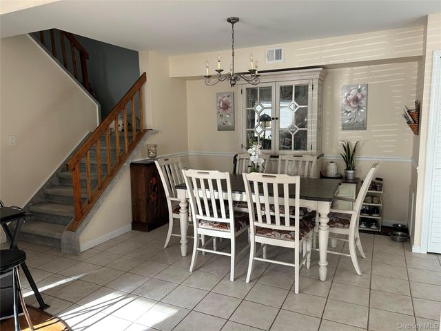 233B Springmeadow Drive B, Holbrook, NY 11741