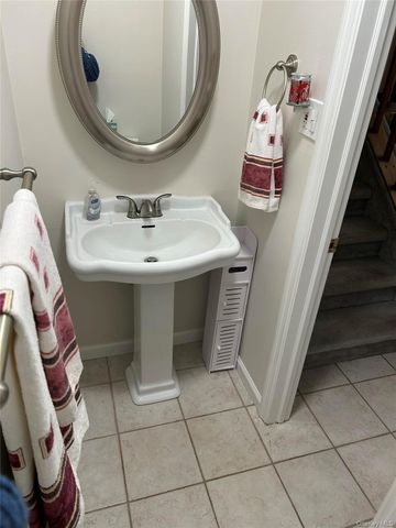 233B Springmeadow Drive B, Holbrook, NY 11741