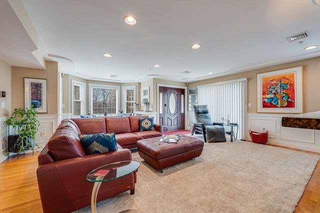 1328 Broadway 3, Somerville, MA 02144