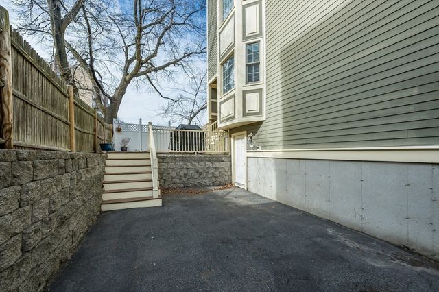 1328 Broadway 3, Somerville, MA 02144
