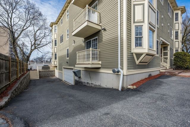 1328 Broadway 3, Somerville, MA 02144