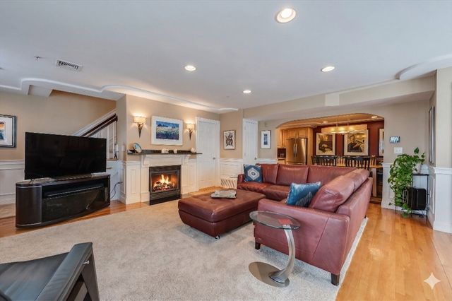 1328 Broadway 3, Somerville, MA 02144