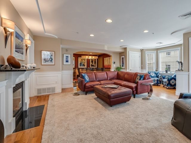 1328 Broadway 3, Somerville, MA 02144