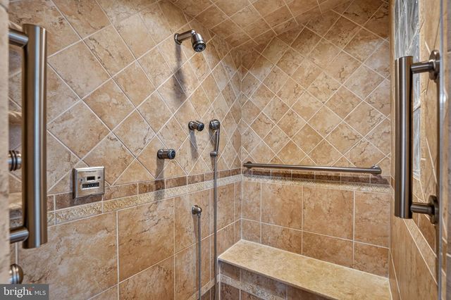 1613 CHATHAMS FORD PL, Vienna, VA 22182