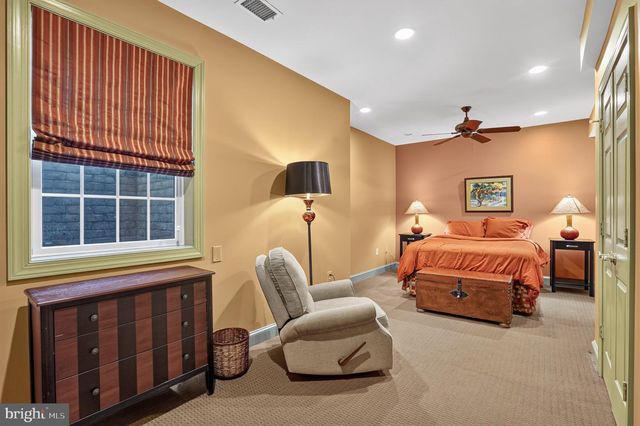 1613 CHATHAMS FORD PL, Vienna, VA 22182