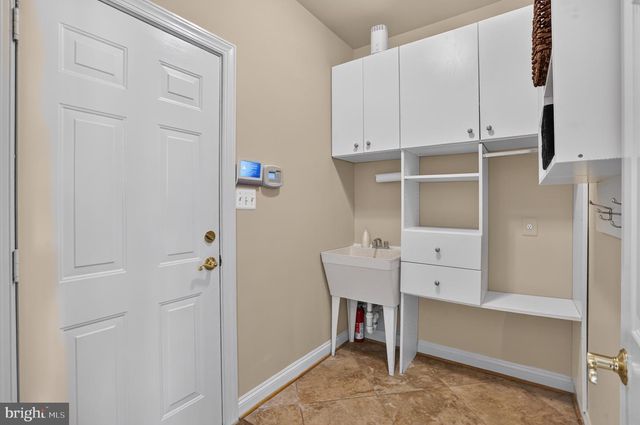 1613 CHATHAMS FORD PL, Vienna, VA 22182