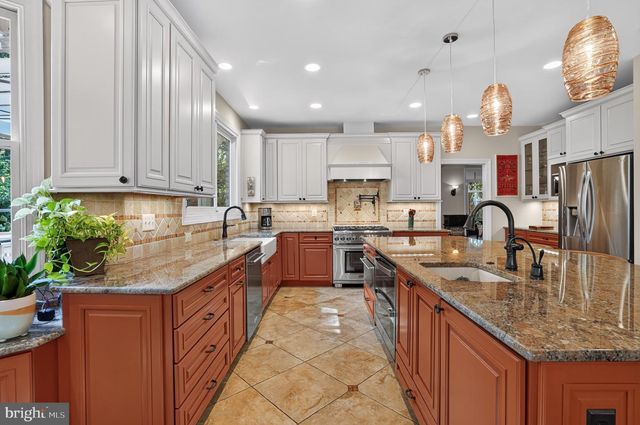 1613 CHATHAMS FORD PL, Vienna, VA 22182