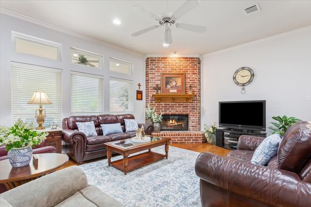 1216 Darbyton Drive, Hewitt, TX 76643