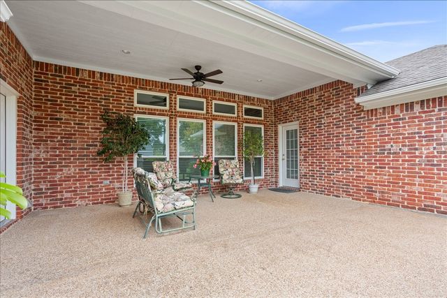 1216 Darbyton Drive, Hewitt, TX 76643