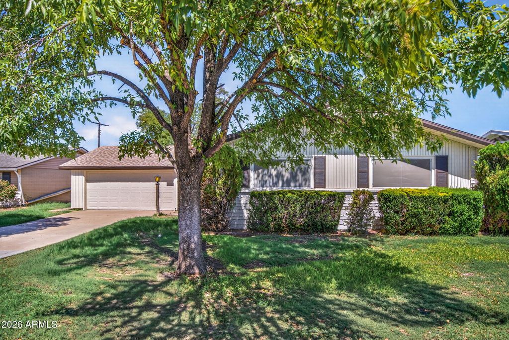4032 W PALMAIRE Drive, Phoenix, AZ 85051 — exterior