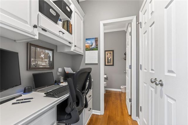 661 N Poplar Circle, Gardner, KS 66030