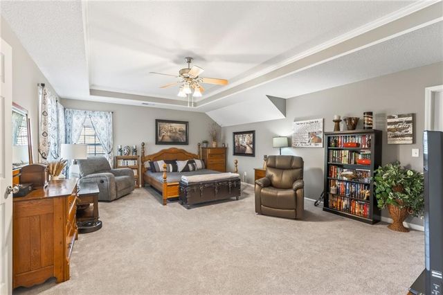 661 N Poplar Circle, Gardner, KS 66030