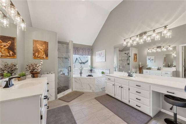 661 N Poplar Circle, Gardner, KS 66030