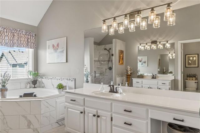 661 N Poplar Circle, Gardner, KS 66030