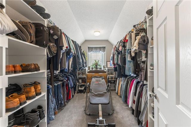 661 N Poplar Circle, Gardner, KS 66030