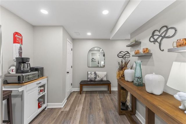 661 N Poplar Circle, Gardner, KS 66030