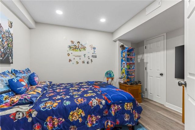 661 N Poplar Circle, Gardner, KS 66030