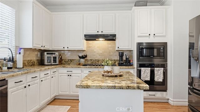6067 Cone Peak, Fontana, CA 92336