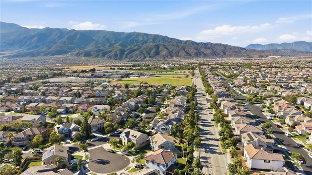 6067 Cone Peak, Fontana, CA 92336
