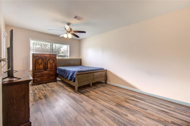7318 Hummingbird Lane, Texas City, TX 77591