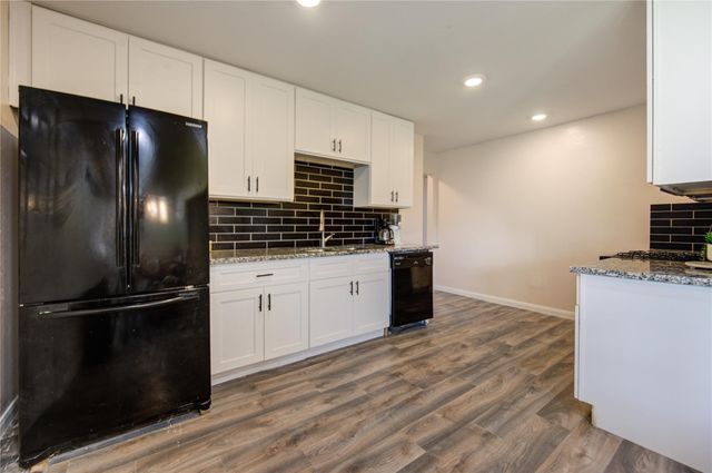 7318 Hummingbird Lane, Texas City, TX 77591