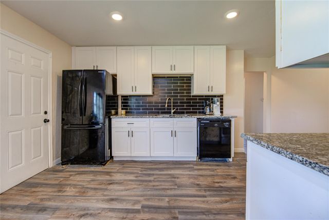 7318 Hummingbird Lane, Texas City, TX 77591