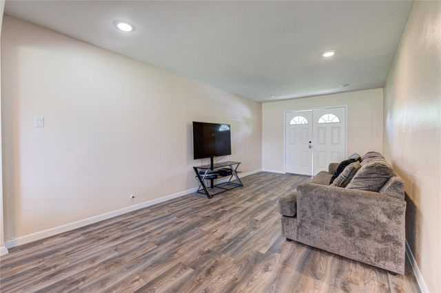 7318 Hummingbird Lane, Texas City, TX 77591