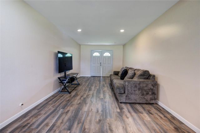 7318 Hummingbird Lane, Texas City, TX 77591