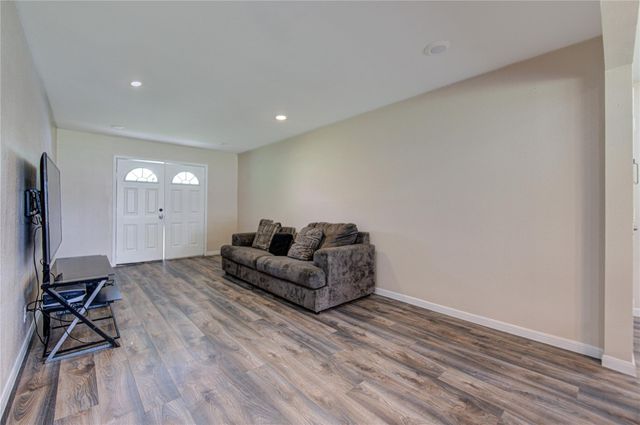 7318 Hummingbird Lane, Texas City, TX 77591