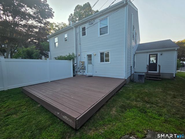 32 Sherwood Place 32, Fairfield, CT 06890