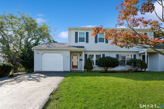 32 Sherwood Place 32, Fairfield, CT 06890