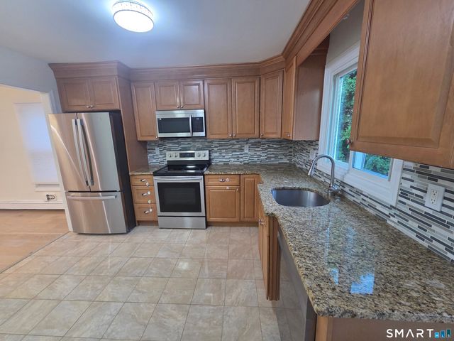 32 Sherwood Place 32, Fairfield, CT 06890