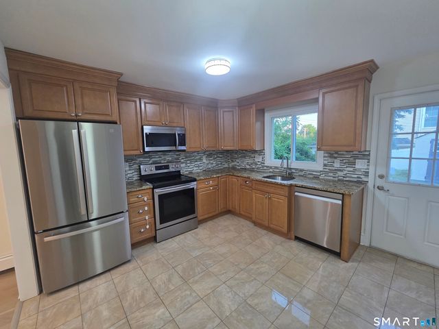 32 Sherwood Place 32, Fairfield, CT 06890