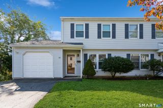 32 Sherwood Place 32, Fairfield, CT 06890