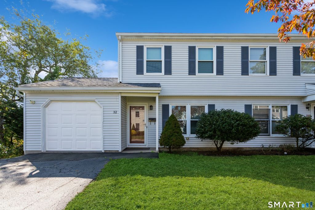 32 Sherwood Place 32, Fairfield, CT 06890