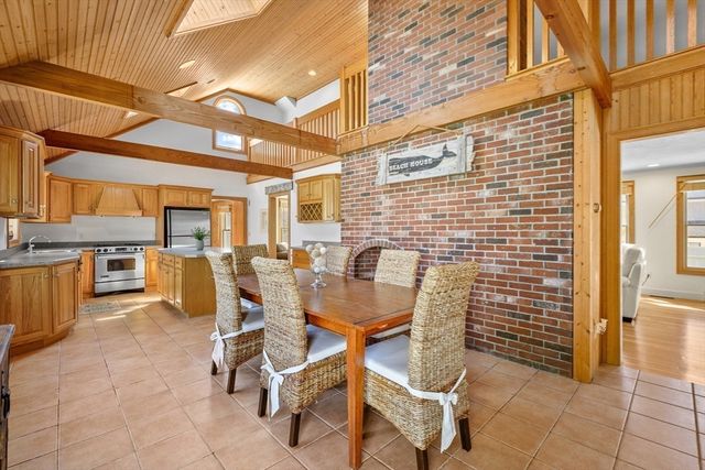 61 Linda Ln, Barnstable, MA 02601