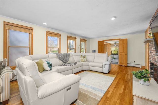61 Linda Ln, Barnstable, MA 02601