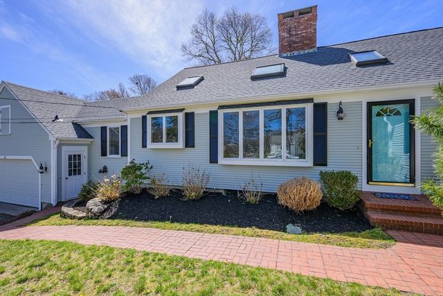 61 Linda Ln, Barnstable, MA 02601