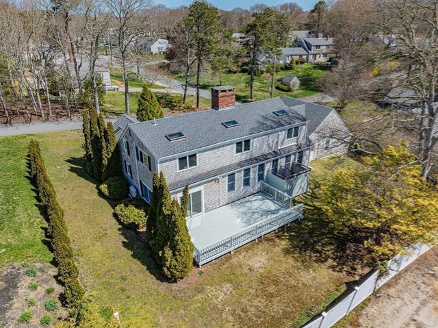 61 Linda Ln, Barnstable, MA 02601
