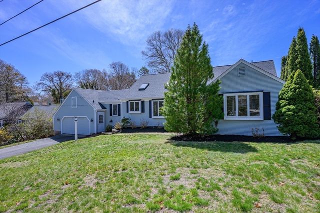 61 Linda Ln, Barnstable, MA 02601