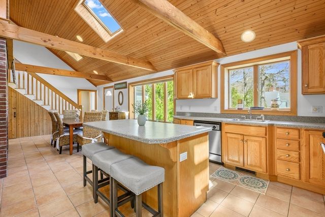 61 Linda Ln, Barnstable, MA 02601