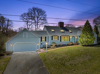 61 Linda Ln, Barnstable, MA 02601