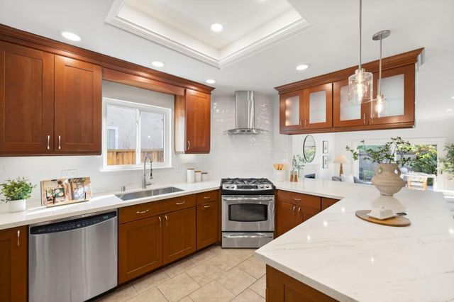 600 Comet Drive, Foster City, CA 94404