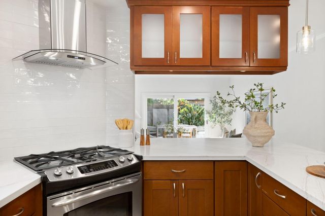 600 Comet Drive, Foster City, CA 94404