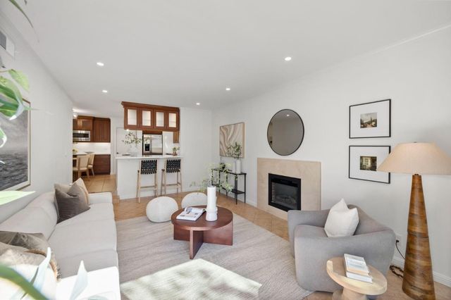 600 Comet Drive, Foster City, CA 94404